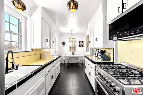 Kitchen - 9101 La Salle Ave, Los Angeles, CA 90047 photo 1 of 1