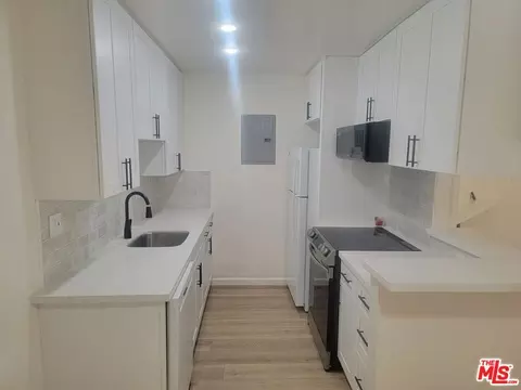 4244 E 5th St, Long Beach, CA 90814 photo 8