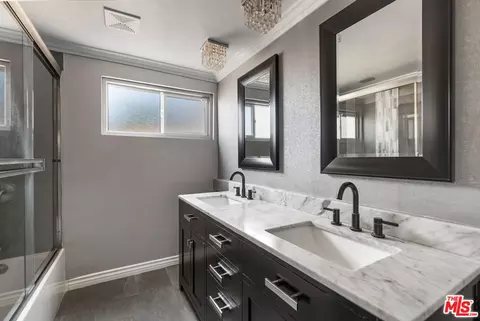 Bath - 7932 Allott Ave, Panorama City, CA 91402 photo 4 of 5