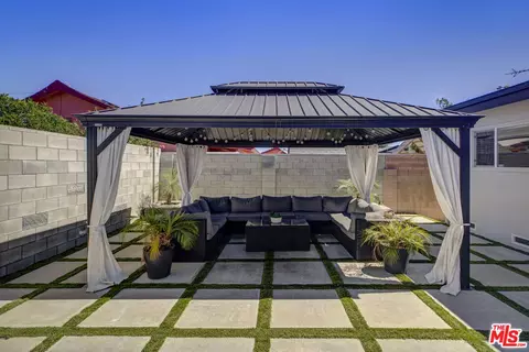 Exterior - 7932 Allott Ave, Panorama City, CA 91402 photo 13 of 17