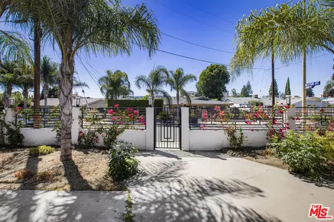 Exterior - 7932 Allott Ave, Panorama City, CA 91402 photo 5 of 17