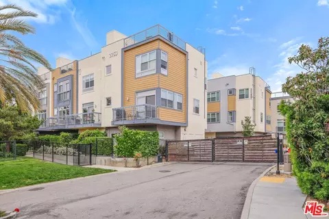 2753 Waverly Dr #1003, Los Angeles, CA 90039
