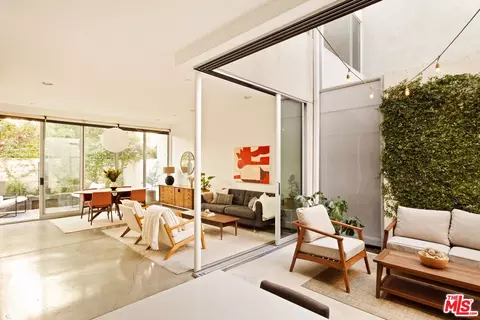 4270 Perlita Ave, Los Angeles, CA 90039
