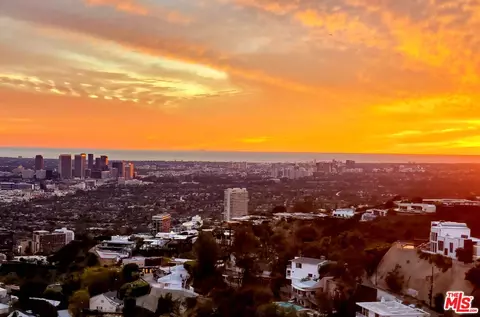 1980 Sunset Plz, Los Angeles, CA 90069
