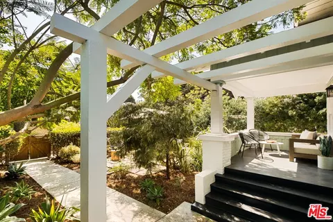 729 Marco Pl, Venice, CA 90291 photo 6
