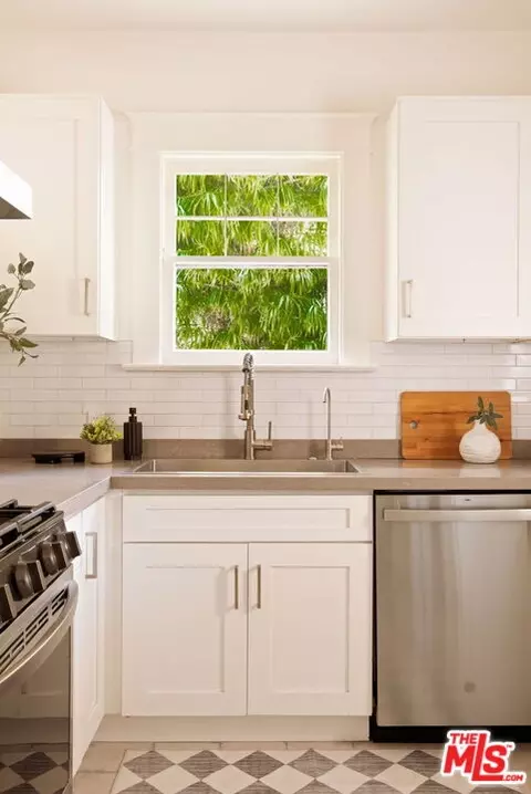 729 Marco Pl, Venice, CA 90291 photo 17