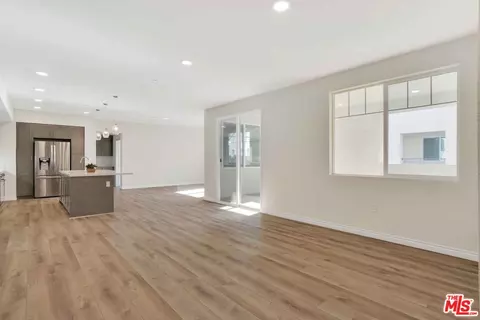 2850 Wagon Wheel Rd #401, Oxnard, CA 93036 photo 7