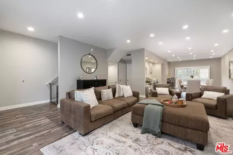 14919 Dickens St #104, Sherman Oaks, CA 91403