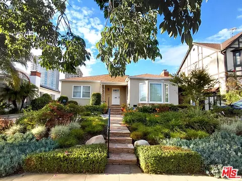10735 Rochester Ave, Los Angeles, CA 90024