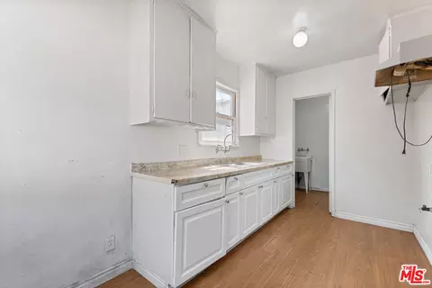 Entry Way - 477 E 59th St, Long Beach, CA 90805 photo 3 of 3