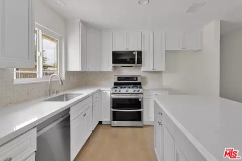 Other - 12625 Tamiani Rd, Apple Valley, CA 92308 photo 3 of 10