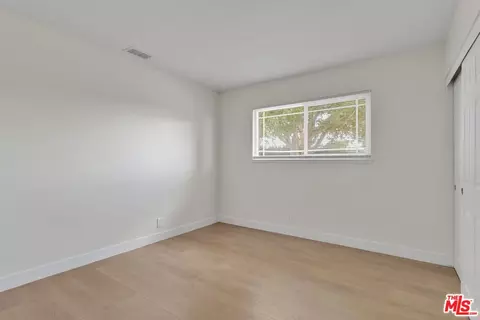 Bedroom - 12625 Tamiani Rd, Apple Valley, CA 92308 photo 3 of 9