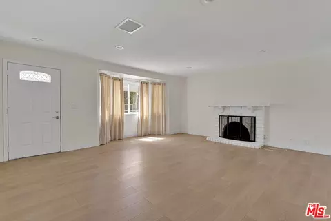 Living - 12625 Tamiani Rd, Apple Valley, CA 92308 photo 1 of 6