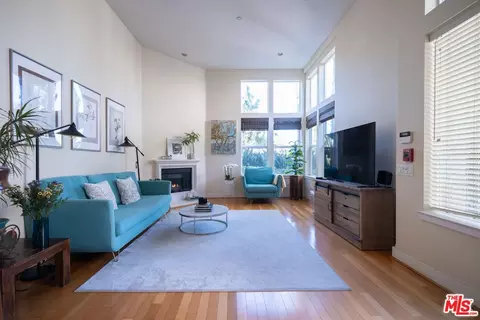5700 Seawalk Dr #8, Playa Vista, CA 90094