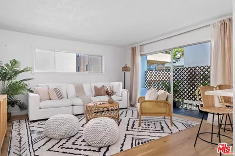 2431 3rd St #10, Santa Monica, CA 90405