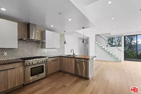 2222 Montrose Ave #G, Montrose, CA 91020