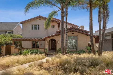 860 Yale St, Santa Monica, CA 90403
