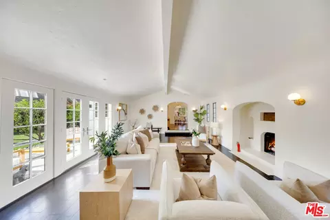 900 S Ridgeley Dr, Los Angeles, CA 90036