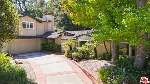 601 Tuallitan Rd, Los Angeles, CA 90049