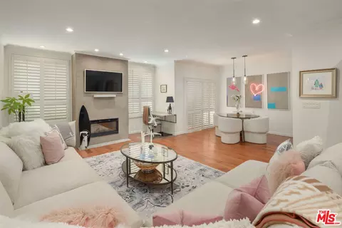 1221 N Kings Rd #104, West Hollywood, CA 90069