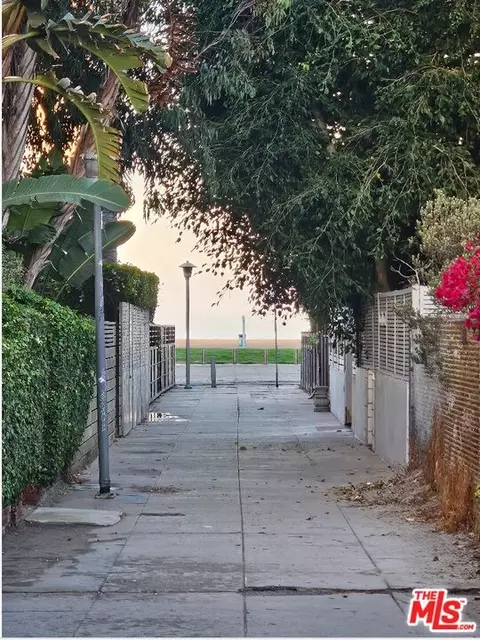 23 Wavecrest Ave, Venice, CA 90291 photo 7