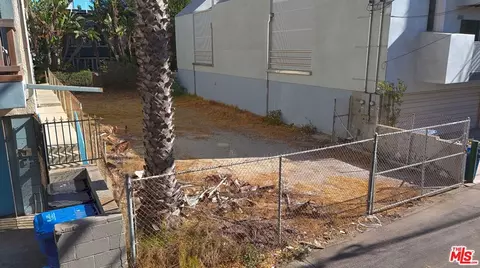 23 Wavecrest Ave, Venice, CA 90291 photo 3