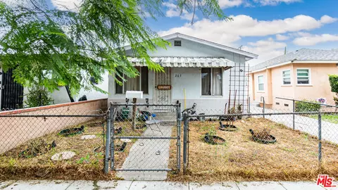 Exterior - 267 E 57th St, Long Beach, CA 90805 photo 2 of 13