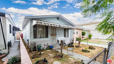 Exterior - 267 E 57th St, Long Beach, CA 90805 photo 3 of 13