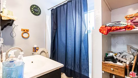 Bath - 267 E 57th St, Long Beach, CA 90805 photo 1 of 2