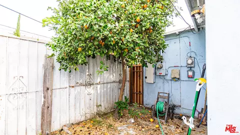 Exterior - 267 E 57th St, Long Beach, CA 90805 photo 4 of 13
