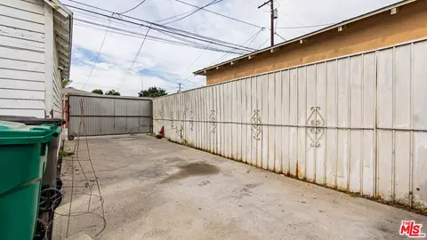 Exterior - 267 E 57th St, Long Beach, CA 90805 photo 8 of 13