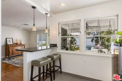 Kitchen - 1270 Valley View Ave, Pasadena, CA 91107 photo 3 of 5