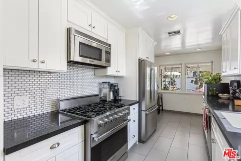 Kitchen - 1270 Valley View Ave, Pasadena, CA 91107 photo 5 of 5