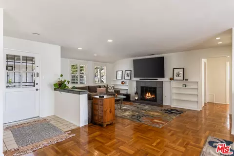 Living - 1270 Valley View Ave, Pasadena, CA 91107 photo 3 of 5