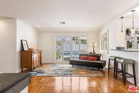 Living - 1270 Valley View Ave, Pasadena, CA 91107 photo 2 of 5