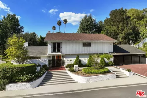 16233 Elisa Pl, Encino, CA 91436