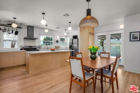 1838 W 88th Pl, Los Angeles, CA 90047