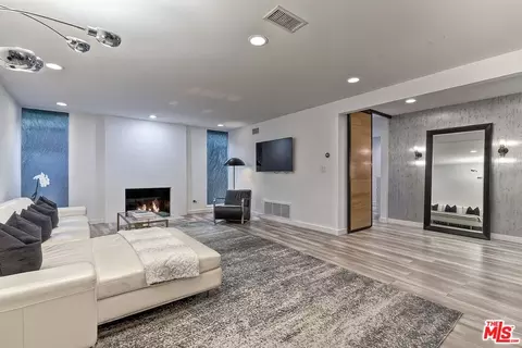 11230 Dilling St, Studio City, CA 91602 photo 4