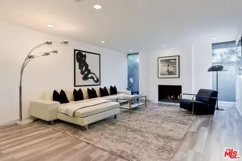 11230 Dilling St, Studio City, CA 91602 photo 2