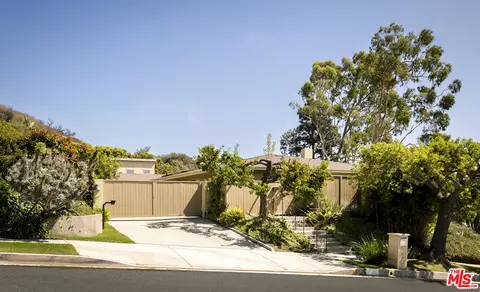 400 Surfview Dr, Pacific Palisades, CA 90272