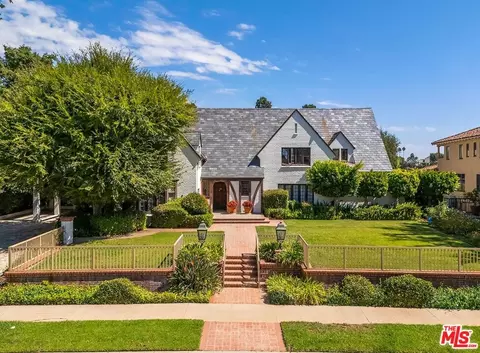 138 S Hudson Pl, Los Angeles, CA 90004