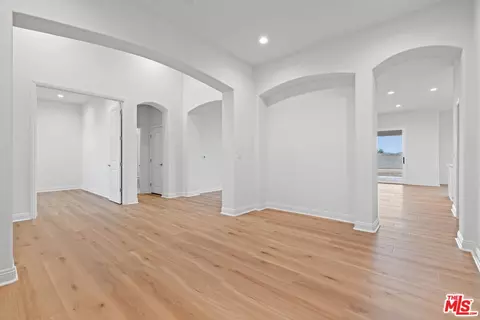 Entry Way - 3702 Pathway Ct, Bakersfield, CA 93311 photo 6 of 13