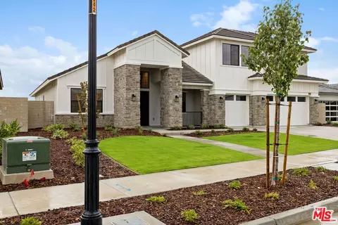 Exterior - 3702 Pathway Ct, Bakersfield, CA 93311 photo 4 of 11