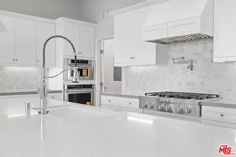 Kitchen - 3702 Pathway Ct, Bakersfield, CA 93311 photo 1 of 2