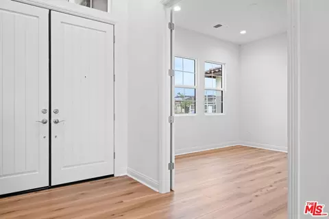 Entry Way - 3702 Pathway Ct, Bakersfield, CA 93311 photo 7 of 13