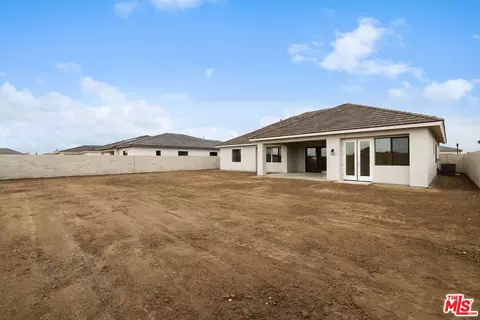 Exterior - 3702 Pathway Ct, Bakersfield, CA 93311 photo 6 of 11