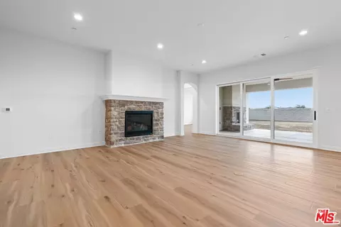 Living - 3702 Pathway Ct, Bakersfield, CA 93311 photo 2 of 8