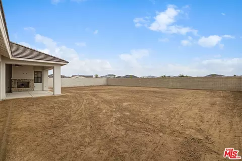 Exterior - 3702 Pathway Ct, Bakersfield, CA 93311 photo 8 of 11