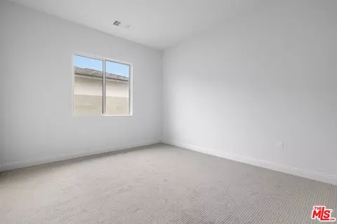 Bedroom - 3702 Pathway Ct, Bakersfield, CA 93311 photo 7 of 11