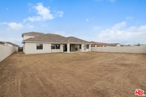Exterior - 3702 Pathway Ct, Bakersfield, CA 93311 photo 9 of 11